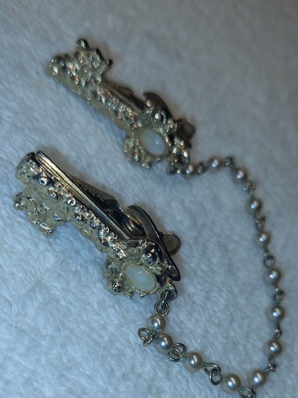 Silver-Tone Pearl Connector Clip Scarf Silver